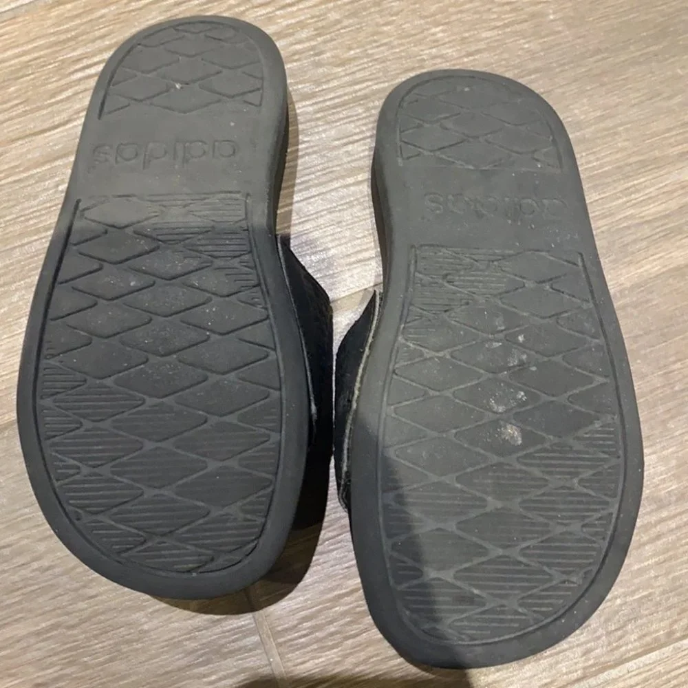 Adidas Boys Black Slides Sandals Shoes Slip On Slippers  Size 11 - Picture 4 of 5